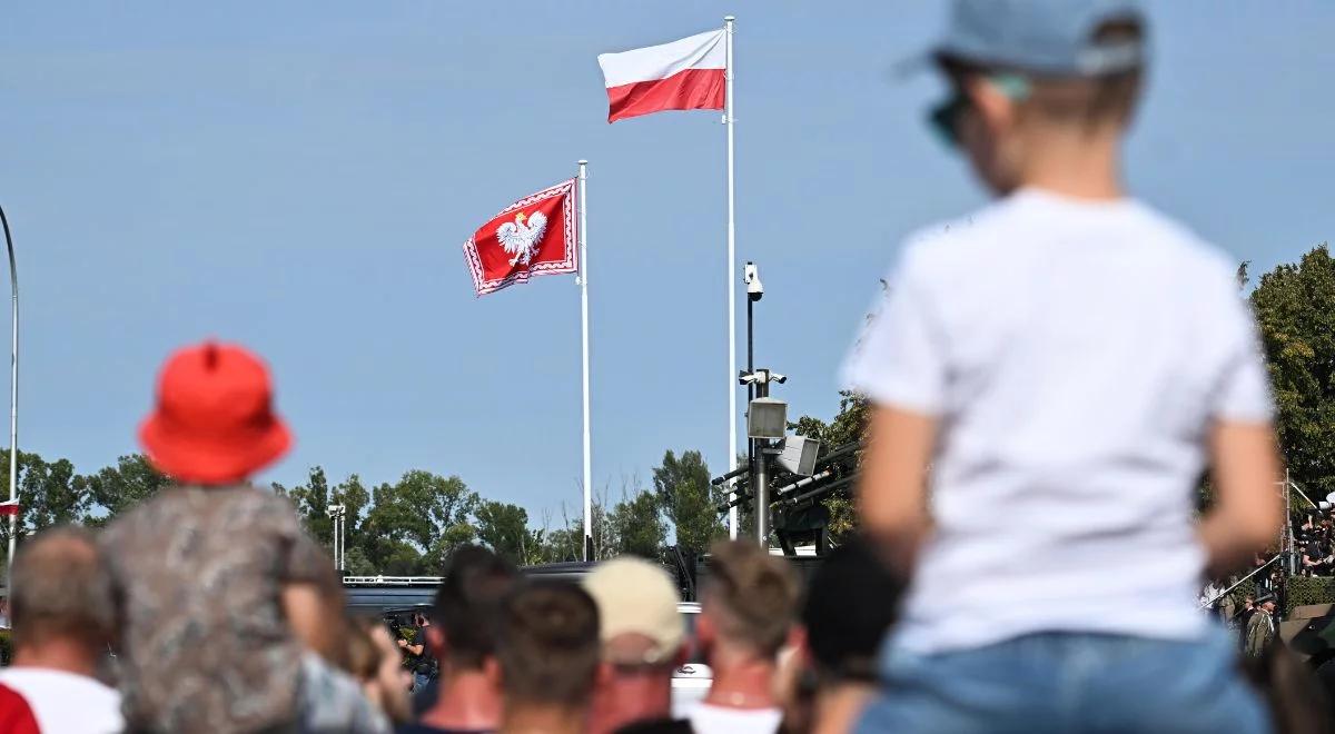 Sierpniowe rocznice w Polsce. Prof. Bilewicz: opowieść o tożsamości narodu