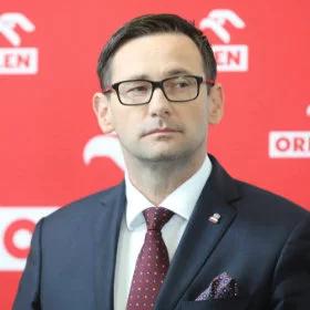 Fake news polityka PO. Zmanipulowany atak na Orlen i prezesa spółki