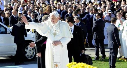 Papież wzywa na Sycylii do buntu