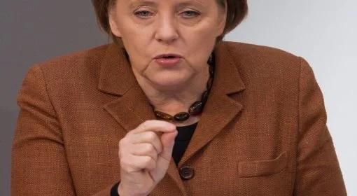 Angela Merkel prosi o więcej pieniędzy