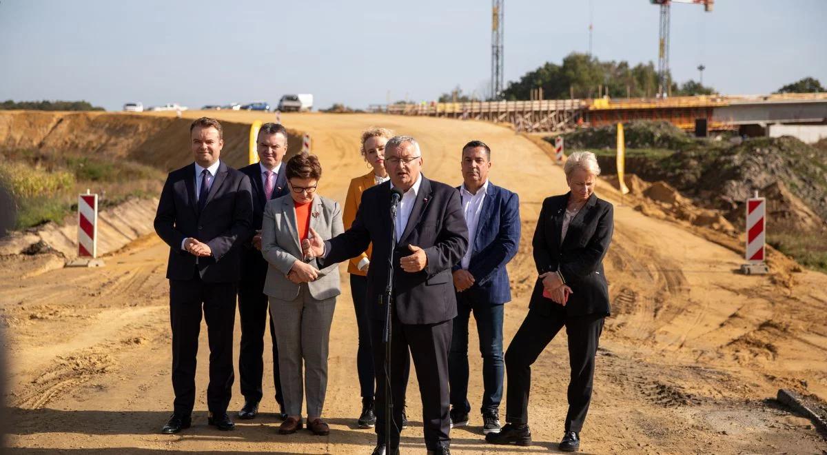 Drogi szybkiego ruchu w Polsce. Minister Adamczyk: do 2033 roku powstanie około 4 tys. kilometrów