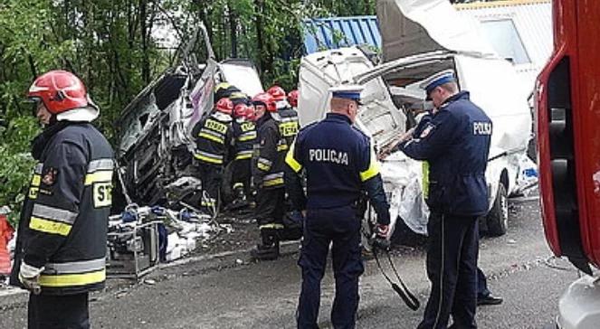 Po zderzeniu busa z ciężarówką DK94 już przejezdna