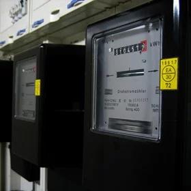 Ceny energii: trwają rozmowy z Komisją Europejską ws. ustawy obniżającej poziom opłat