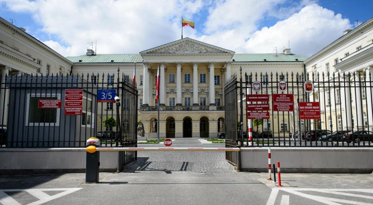 "Horrendalnie wysokie opłaty". Radny PiS o wywozie śmieci w Warszawie