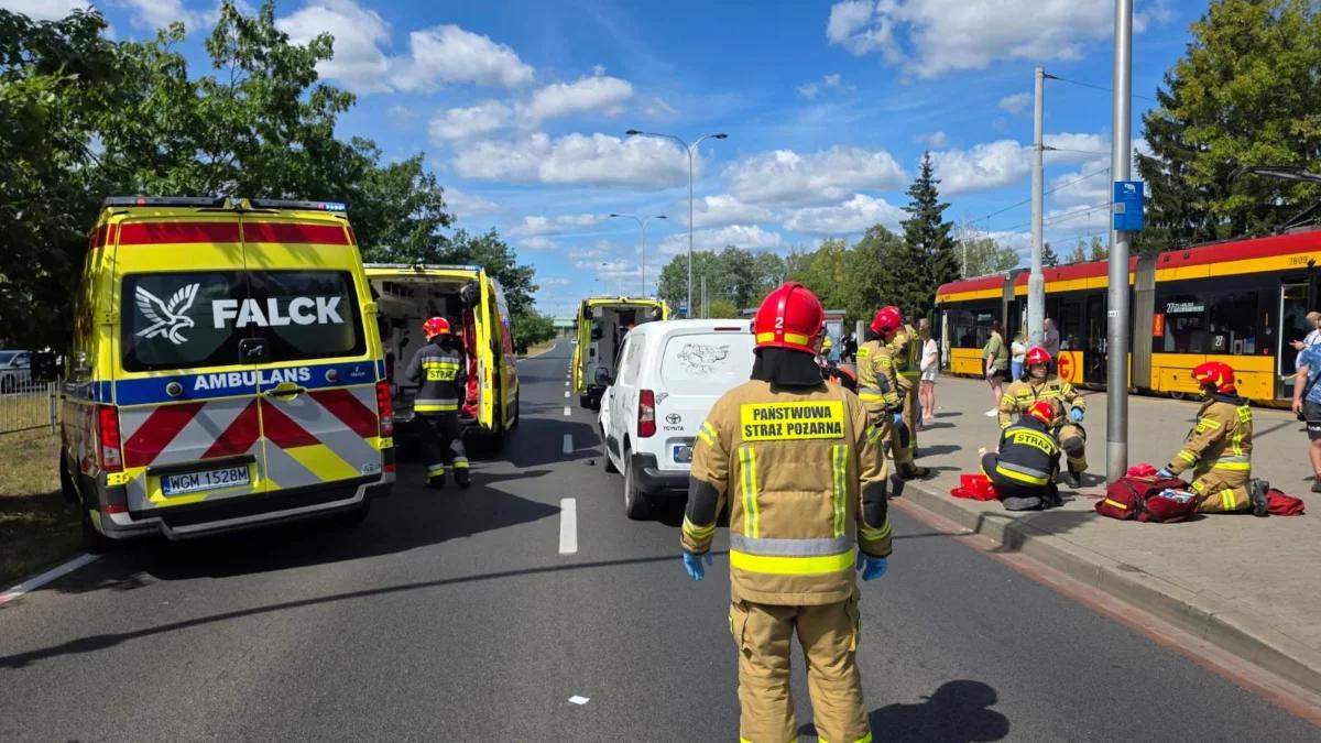 Kierowca wjechał w grupę pieszych. Poważny wypadek w Warszawie