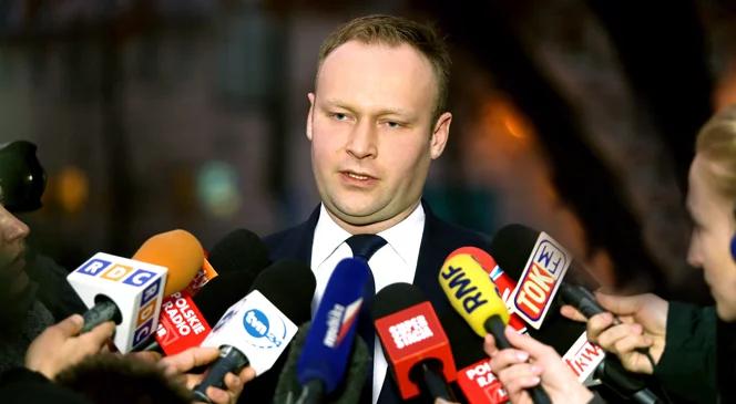 Rogacki, Hofman, Kamiński wyrzuceni z PiS
