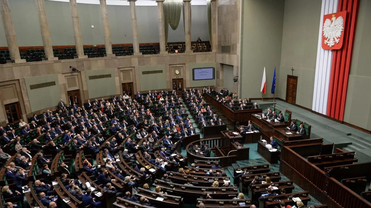 PiS za nowelą budżetu na 2015, cała opozycja przeciw