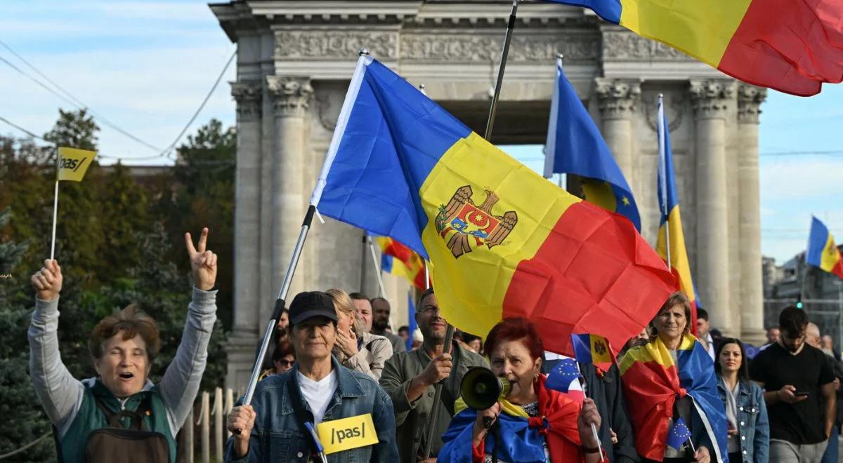 Mołdawia zdecydowała. Opozycja mówi o fałszerstwach