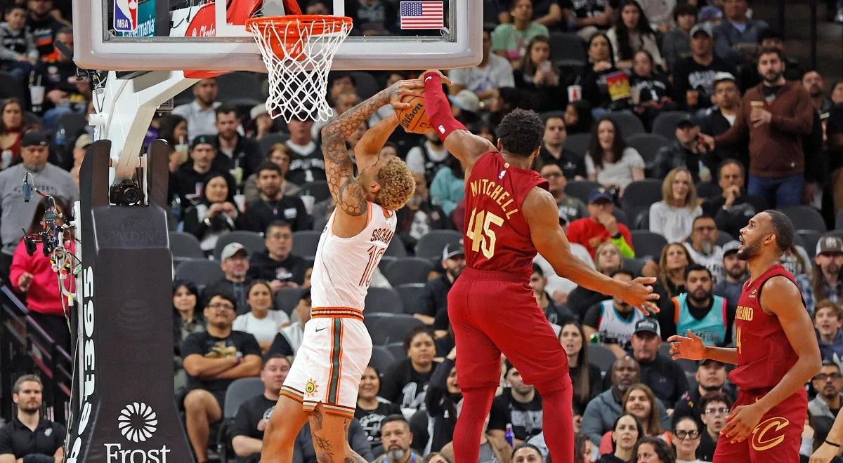 NBA: tylko dwa punkty Sochana, gładka porażka Spurs