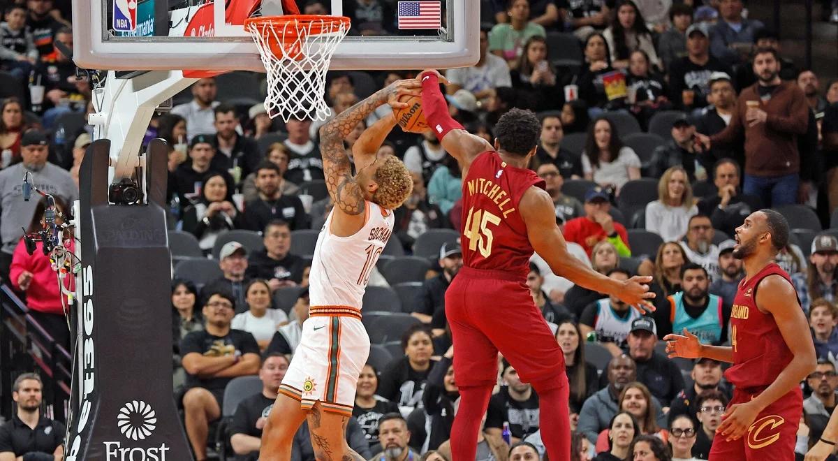 NBA: tylko dwa punkty Sochana, gładka porażka Spurs