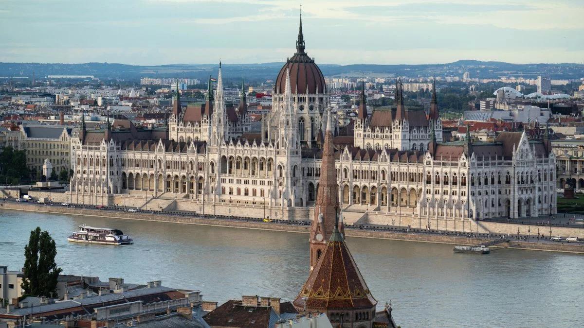 Węgry chcą zorganizować rozmowy pokojowe. "Wystarczy godzina"