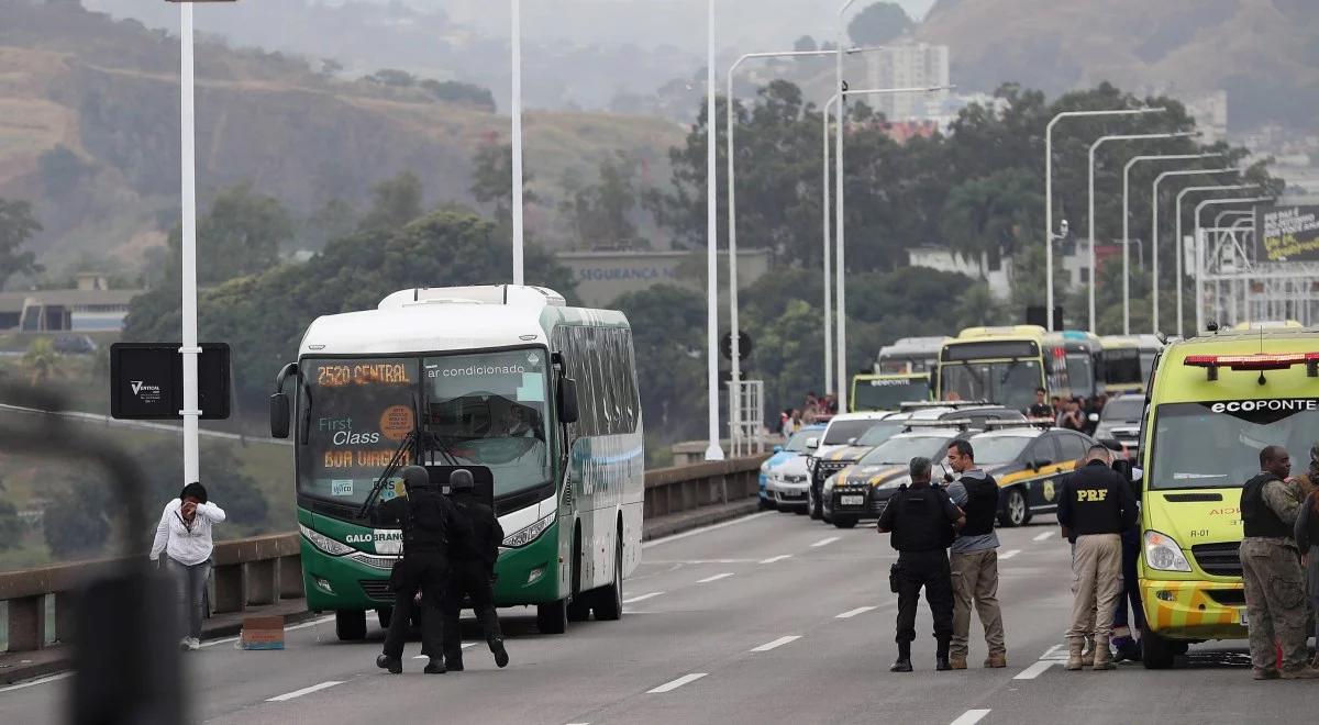 Brazylia: uzbrojony mężczyzna przetrzymywał zakładników w autobusie