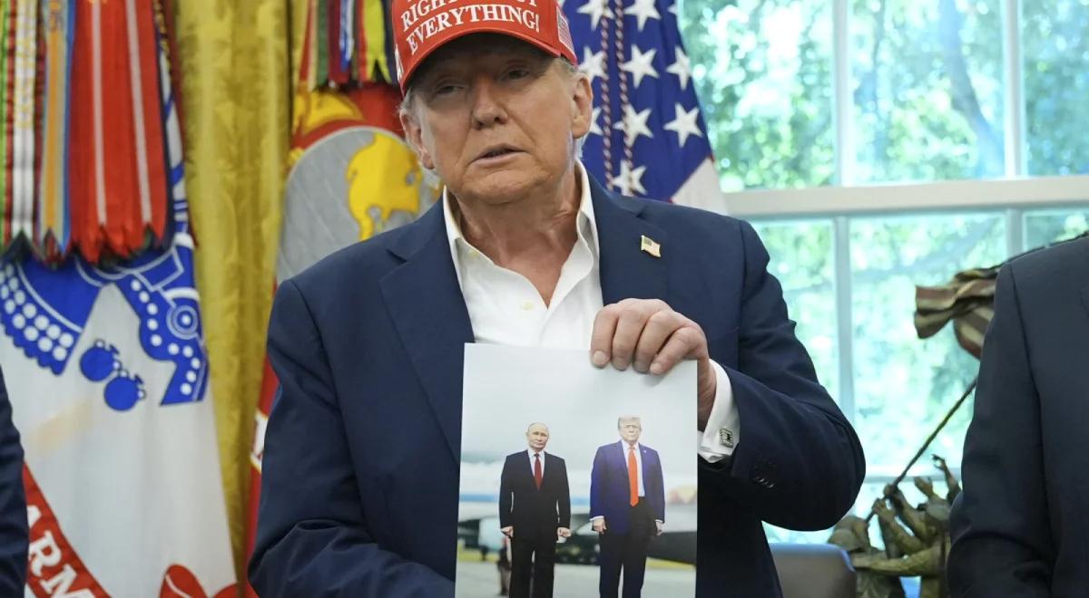 Trump nagle wyjął zdjęcie z Putinem. "W ciągu najbliższych tygodni wiele się wydarzy"