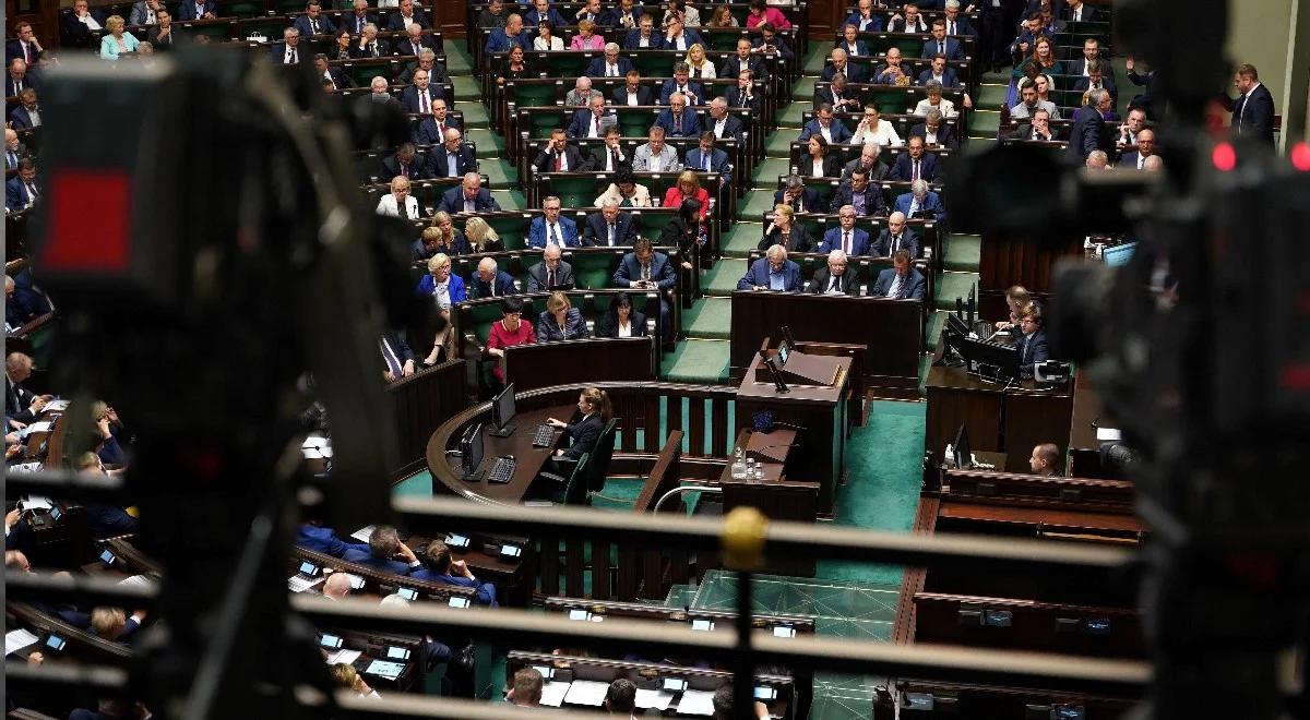 Posiedzenie Sejmu. Posłowie zagłosują m.in. w sprawie cen energii i przedłużenia kadencji samorządów