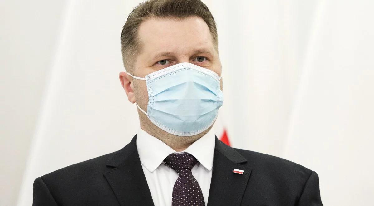 "Absolutnie zaprzeczam tej informacji". Minister edukacji o powrocie uczniów starszych klas do szkół