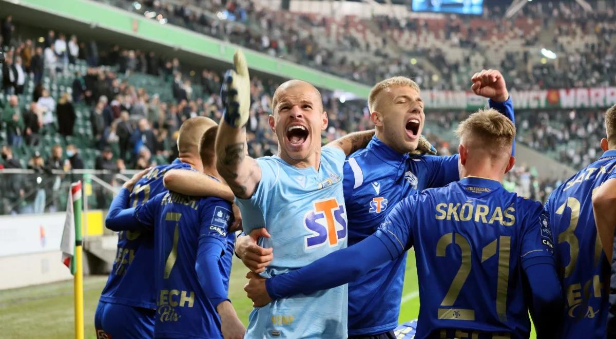 Ekstraklasa: Lech Poznań zadrwił z Legii Warszawa. Burza wokół koszulek "Kolejorza"