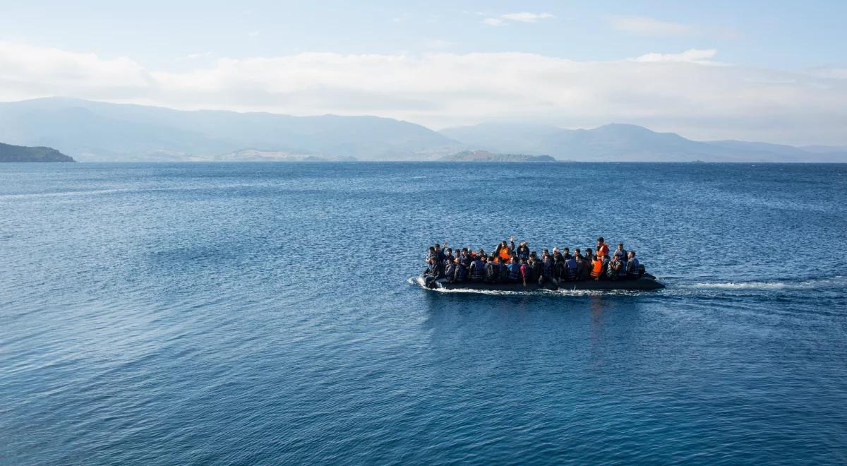 Premier Malty wzywa załogę statku z migrantami, by odpłynęła od wyspy