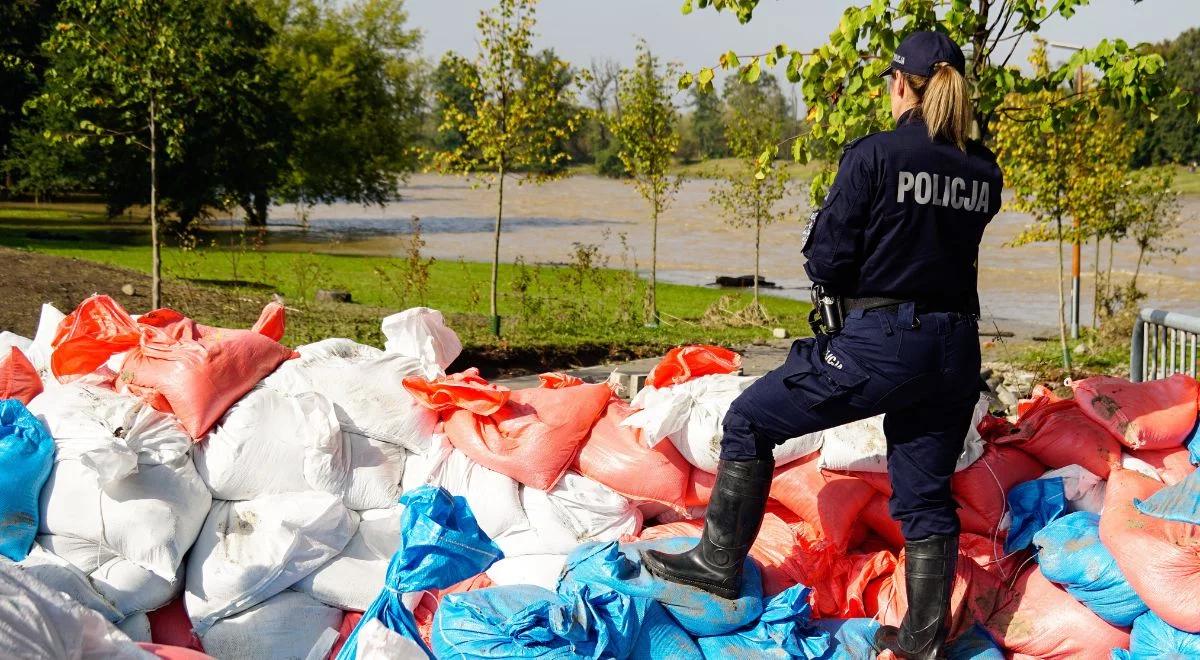 Powodzie na Dolnym Śląsku. Tusk mówi o zaginięciach, policja odpowiada