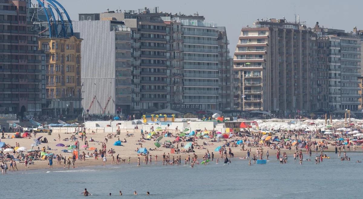 "Miasto nie jest plażą". Zakaz chodzenia w strojach kąpielowych w belgijskim mieście