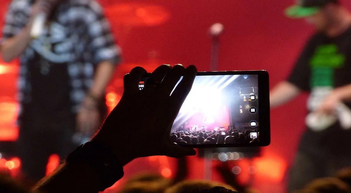 Kto jest zadowolony z nowej dyrektywy cyfrowej? Rozbieżne interesy użytkowników internetu i twórców