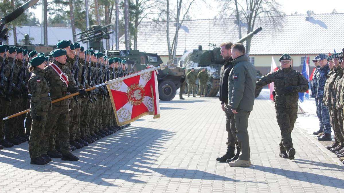 "Dziś pokazujemy naszą solidarność". Ministrowie obrony Polski i Chorwacji w Bemowie Piskim