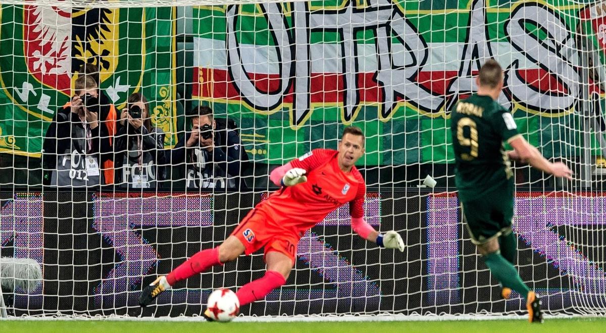 Ekstraklasa: Śląsk Wrocław - Lech Poznań. Robak ugryzł byłych kolegów i goni Angulo w tabeli strzelców 