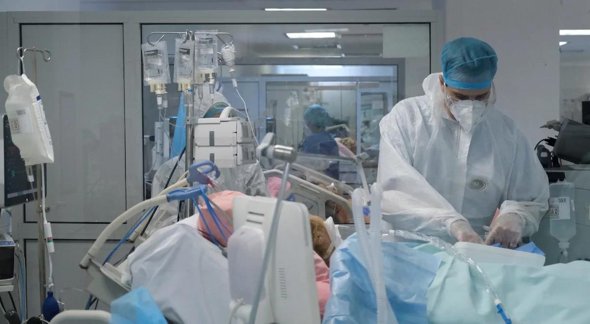 Prawie 32 tys. nowych zakażeń koronawirusem. Dr Sutkowski: walka z COVID-19 jest rozłożona na wiele rund