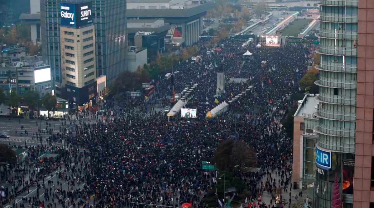 Jeden z największych protestów od 2008 r. Koreańczycy demonstrowali przeciwko prezydent