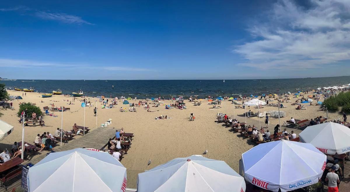 Wakacje za darmo. Wystarczy posprzątać śmieci z plaży