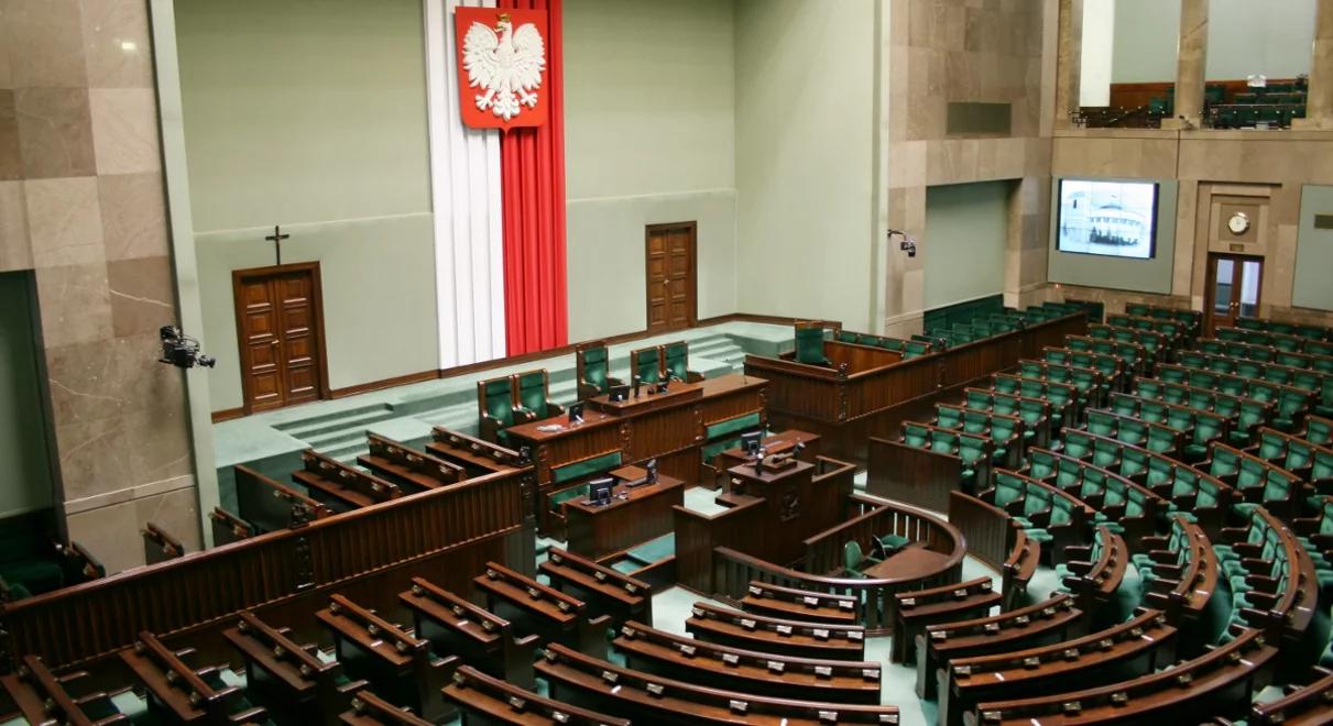 PiS ze stabilnym poparciem, Lewica poza Sejmem. Nowy sondaż CBOS