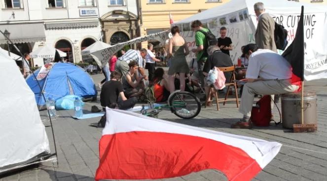 Anarchiści okupują Rynek Główny w Krakowie