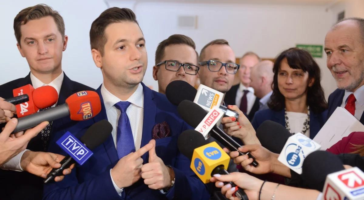 Komisja weryfikacyjna. Patryk Jaki: były wiceprezydent Warszawy próbuje kryć Hannę Gronkiewicz-Waltz