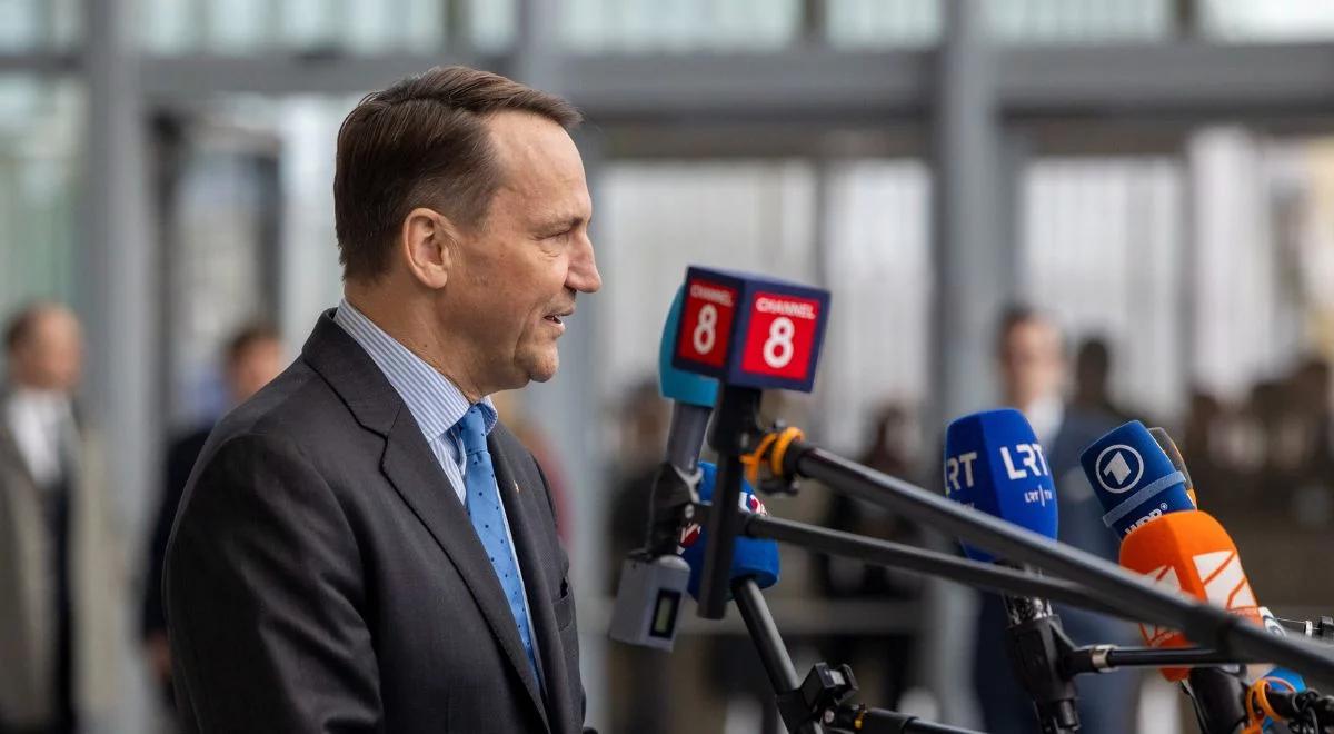 Sikorski z apelem do niemieckiego rządu. "Putin zrobi to, co Hitler w Czechosłowacji"