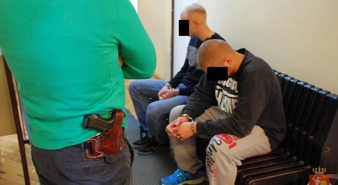 Brutalne pobicie w Warszawie. Zatrzymano dwóch mężczyzn