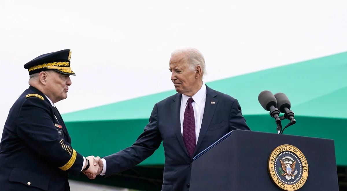 Pożegnanie szefa połączonych sztabów wojsk USA. W ceremonii wziął udział prezydent Biden