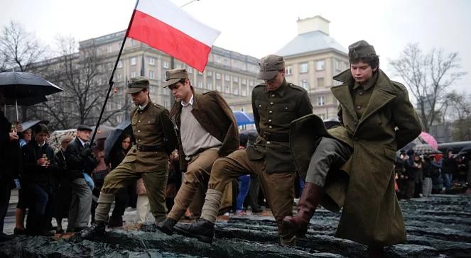 Ulicami Warszawy przeszedł Marsz Cieni