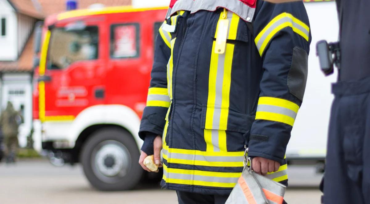 Łódź: eksplozja w kamienicy, ranni policjanci i strażak