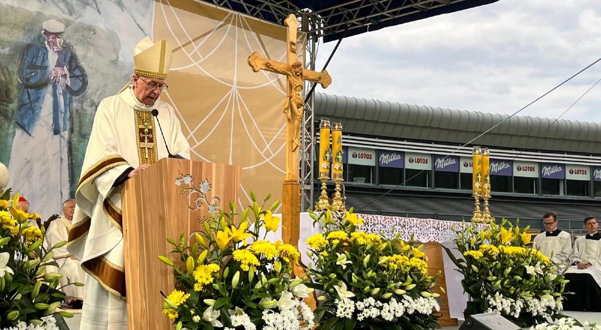 "Krzyż odkrywa egoizm, interesowność i chciwość". Abp Gądecki w 25. rocznicę VI pielgrzymki Jana Pawła II do Polski