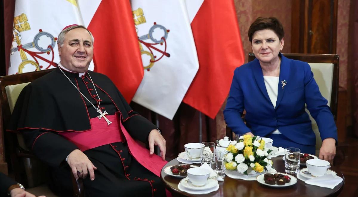 Premier Beata Szydło spotkała się z nuncjuszem apostolskim w Polsce
