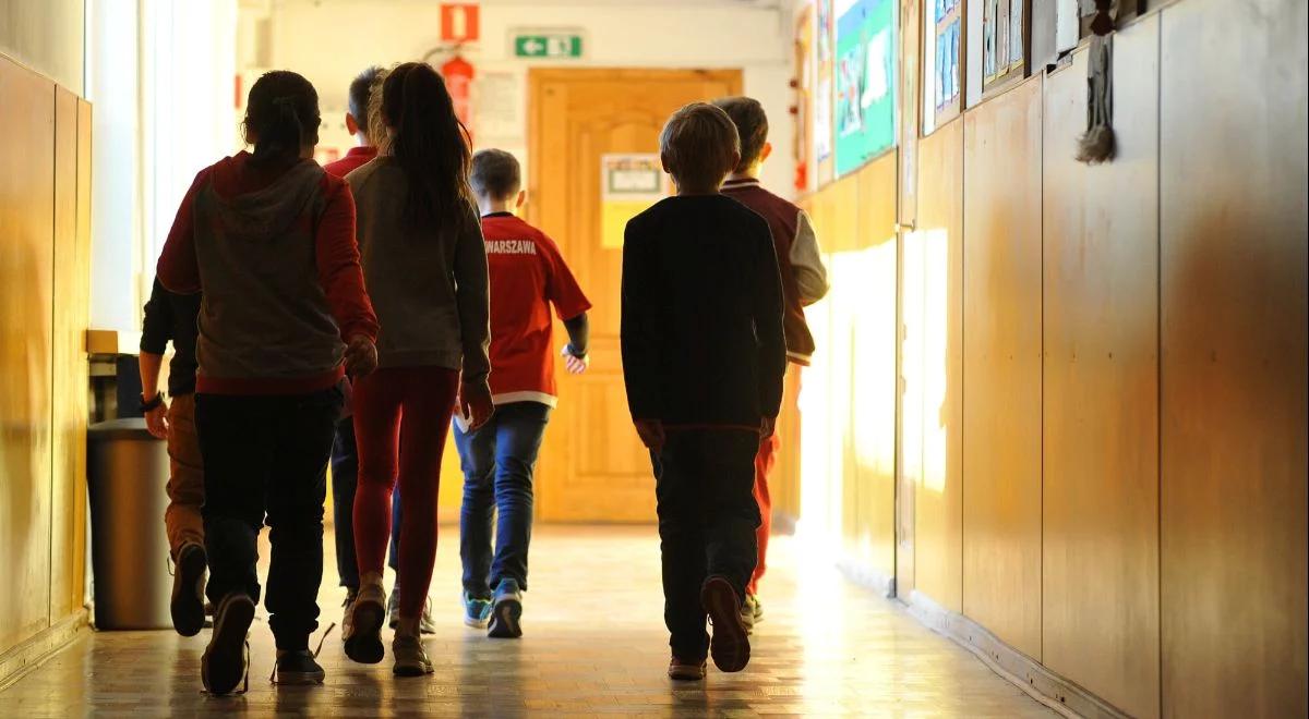 Nowy przedmiot w polskich szkołach. Nowacka: edukacja zdrowotna będzie także o seksualności