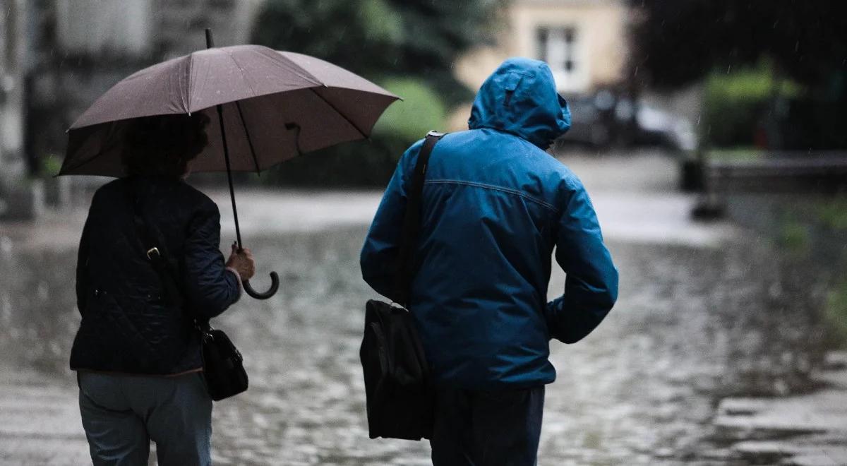 Czwartek deszczowy, miejscami ulewy i burze z gradem. Sprawdź prognozę pogody