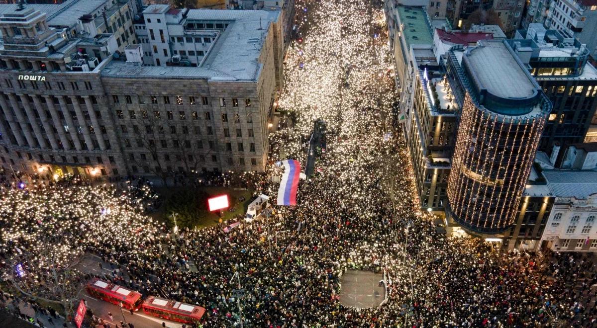 Katastrofa na dworcu. Gniewni Serbowie przed siedzibą TV, studenci blokują uczelnie