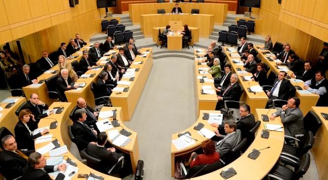 Cypryjski parlament odrzucił propozycję wprowadzenia podatku od oszczędności 