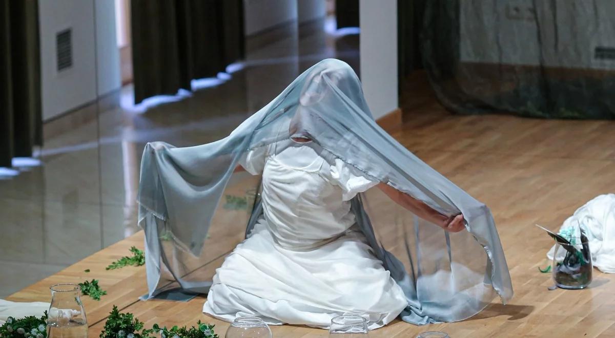 "Działalność niezależna i raczej jednostkowa". Jolanta Juszkiewicz o "Kropka Theatre"