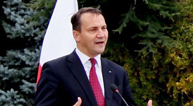 "Sikorski odpowiesz za Smoleńsk". Nie udało się złapać autora transparentu