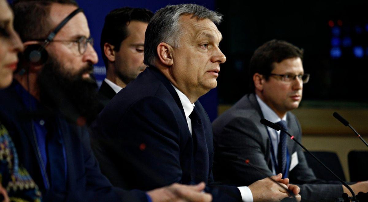 Sankcje wobec Rosji. Morawiecki: Orban zapewnił mnie o poparciu Węgier dla blokady SWIFT