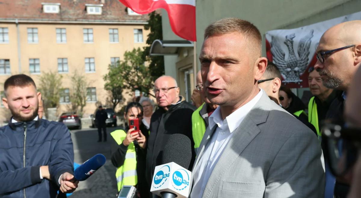 Robert Bąkiewicz w prokuraturze. Usłyszał nowy zarzut
