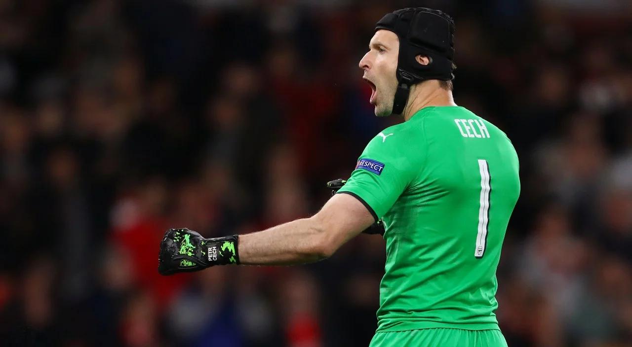 Premier League: Chelsea zgłosiła do gry słynnego bramkarza Petra Cecha