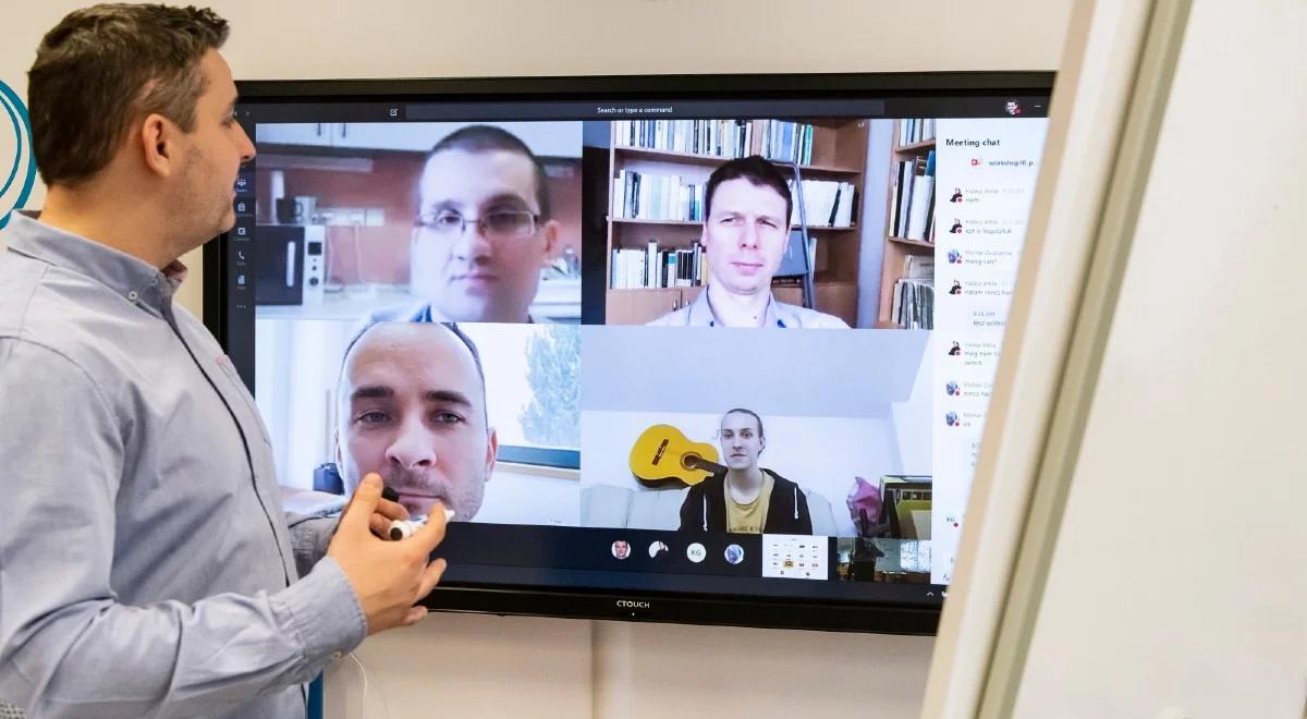 Lekcje prowadzone zdalnie, specjalne zespoły w rządzie. Węgry walczą z pandemią