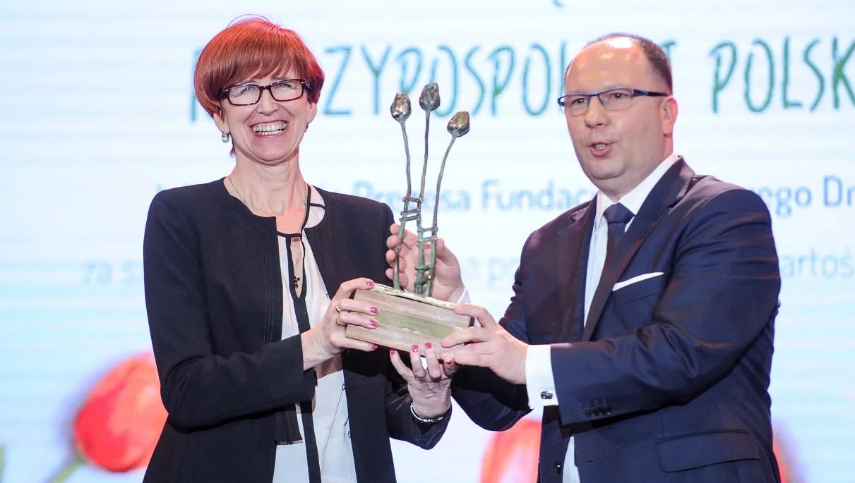 Rząd uhonorowany specjalnym wyróżnieniem "Tulipany Narodowego Dnia Życia". Za program "Rodzina 500+"